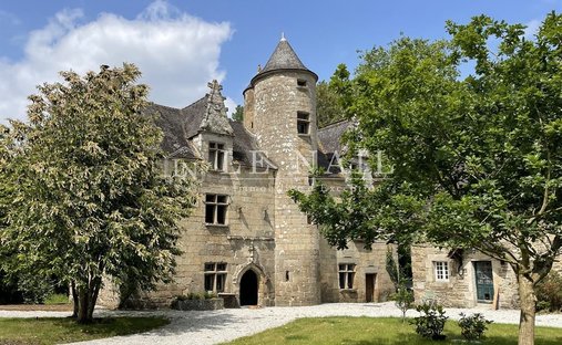 Sale Of A Castle In Guingamp, 693m² 26 Rooms €1,659,000 Côtes D'armor