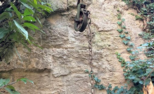 Sale Of Château Uzes, 295m² 11 Rooms €1,700,000 With Terrace