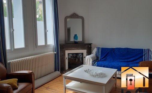 Agen Charming Estate With Manor House, Caretaker's House, Barn For Events, River, Lake 19 Hectares