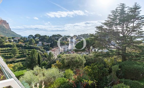 Castle for Sale in Cassis, Provence-Alpes-Côte d'Azur, France