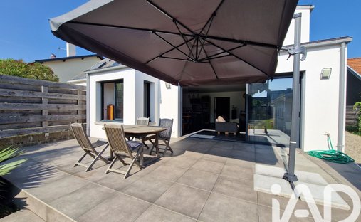 Vendée (85) 18th Century Listed Chateau Estate Of 42 Hectares