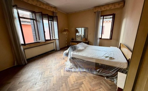 Castle for Sale in Venice, Veneto, Italy