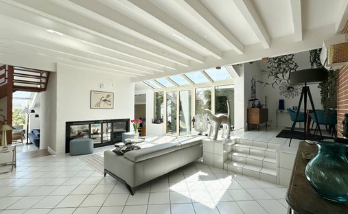 Castle for Sale in Dax, Nouvelle-Aquitaine, France