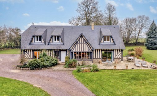 Castle for Sale in Pont-l'Évêque, Normandy, France