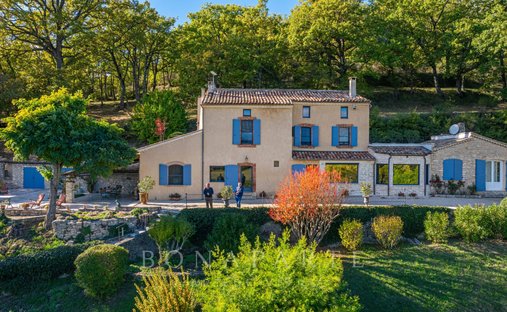 Off Market Classified 17th Century Castle With 15 Ha Estate In The Luberon