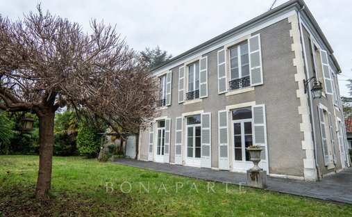 Castle for Sale in Pau, Nouvelle-Aquitaine, France - 4