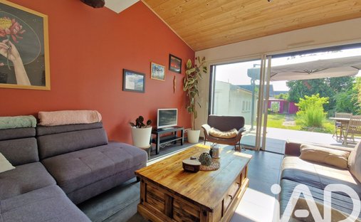 Vendée (85) 18th Century Listed Chateau Estate Of 42 Hectares