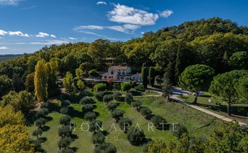Off Market Classified 17th Century Castle With 15 Ha Estate In The Luberon - 5