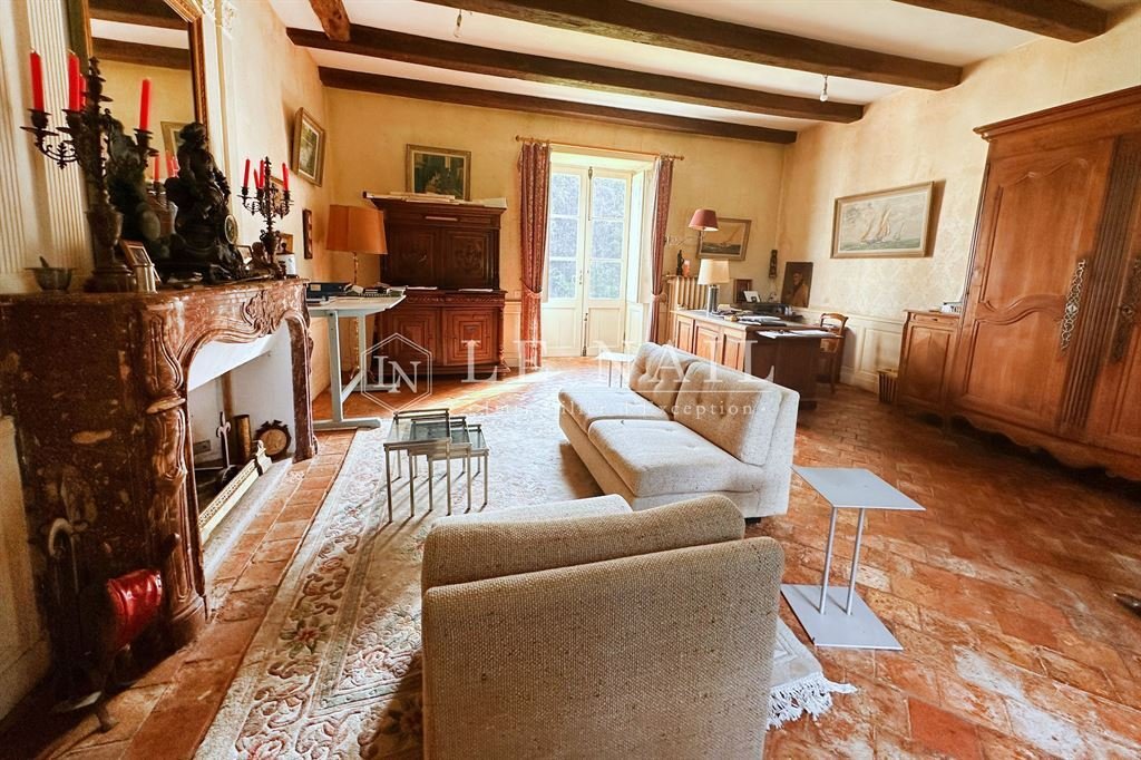 Estate in La Haie-Fouassiere, Pays de la Loire, France 4 - 14790853