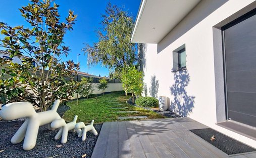 Castle for Sale in Narbonne, Occitanie, France