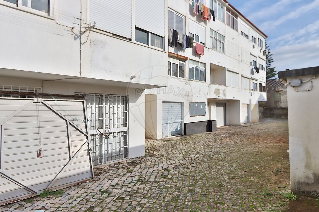 Autres à Porto Salvo, Lisbonne, Portugal 1 - 16861942
