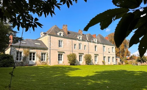 Estate in La Haie-Fouassiere, Pays de la Loire, France 1