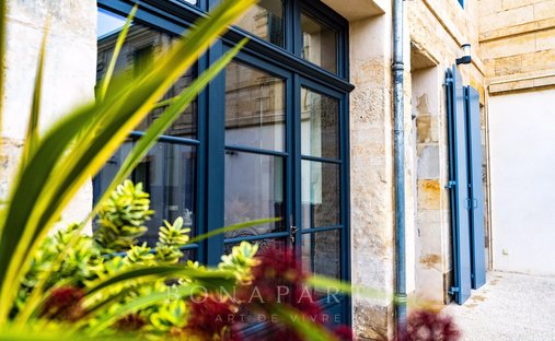 Castle for Sale in Niort, Nouvelle-Aquitaine, France