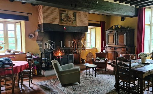 A Chateau From The 17th And 18th Centuries, Listed As A Regional Historical Monument, On