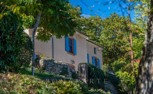 Off Market Classified 17th Century Castle With 15 Ha Estate In The Luberon
