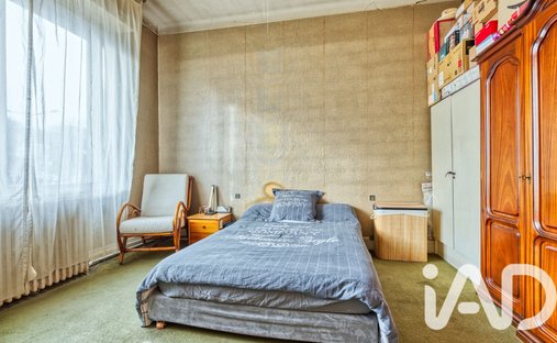 A 19th Century Hotel Château, Restaurant And Outbuilding In Two Hectares Of Grounds Near