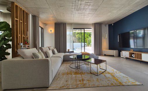 Castle for Sale in Narbonne, Occitanie, France