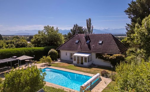 Castle for Sale in Grilly, Auvergne-Rhône-Alpes, France