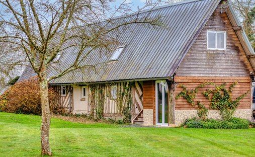 Castle for Sale in Pont-l'Évêque, Normandy, France