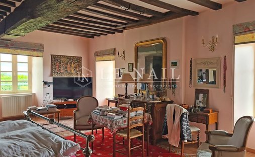 A Chateau From The 17th And 18th Centuries, Listed As A Regional Historical Monument, On