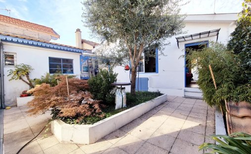 Castle for Sale in Mérignac, Nouvelle-Aquitaine, France - 5