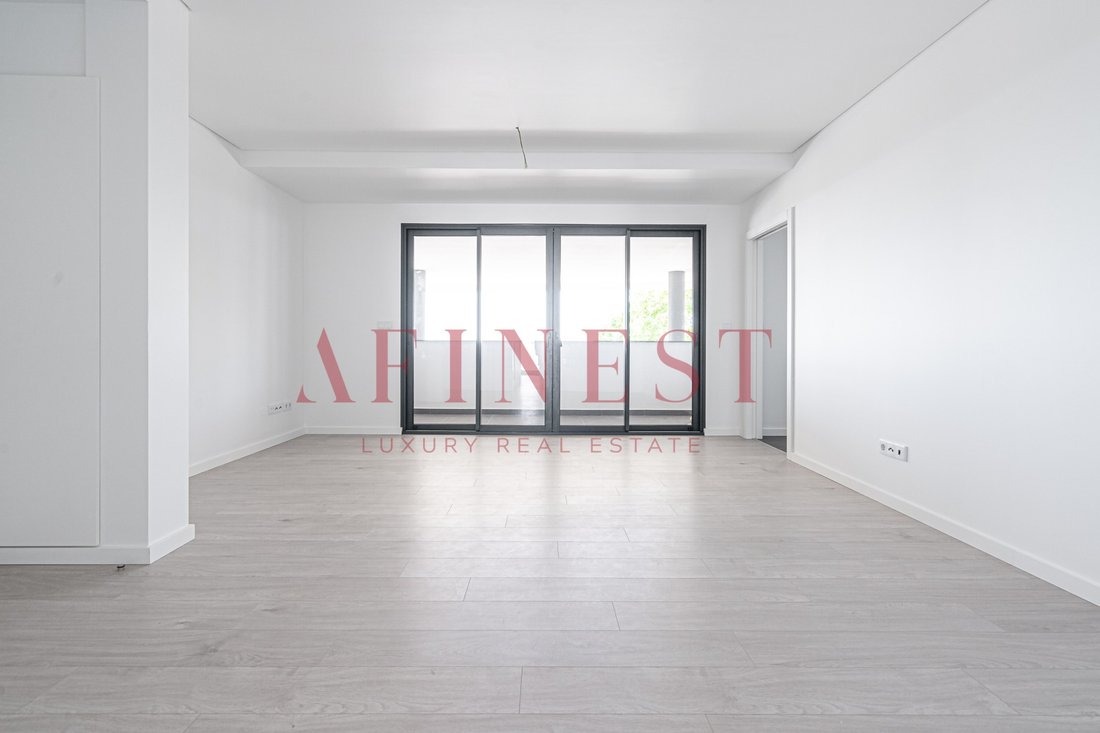 Apartment in Venteira, Lisbon, Portugal 4 - 16856825