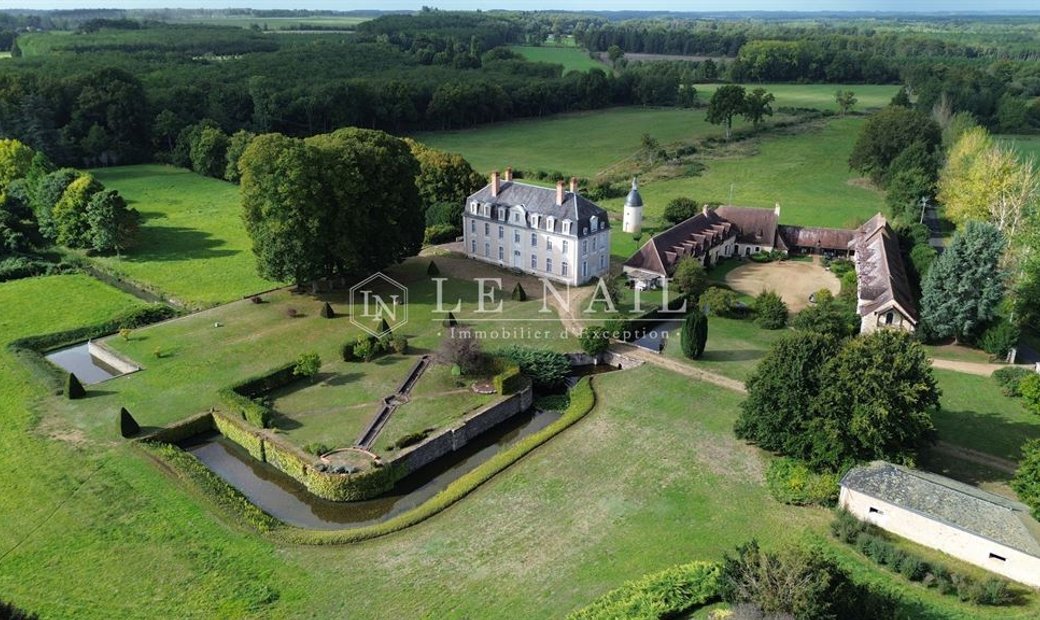 Castle for Sale in La Flèche, Pays de la Loire, France