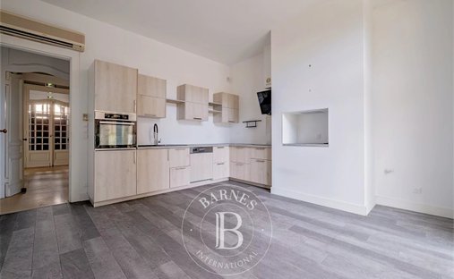 Superb 18th Century Château With C. 12 Ha Of Land