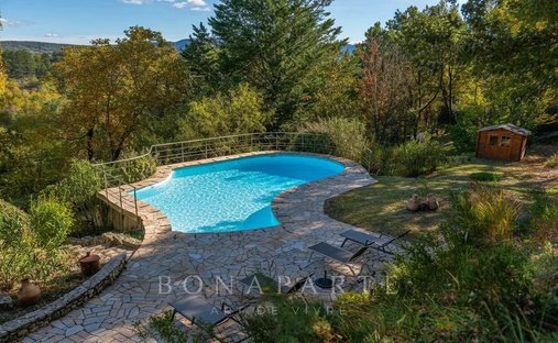 Off Market Classified 17th Century Castle With 15 Ha Estate In The Luberon