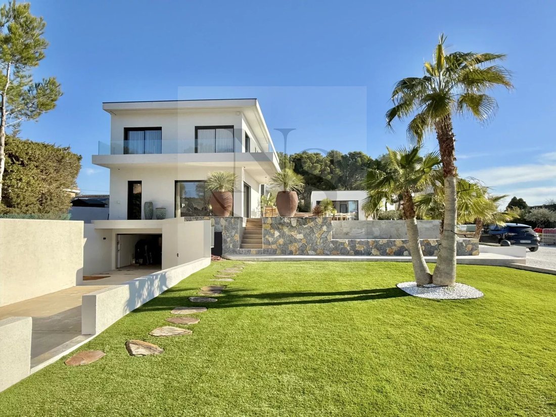 Villa in Est Reganat Destral, Carry-le-Rouet, France 4 - 16886485