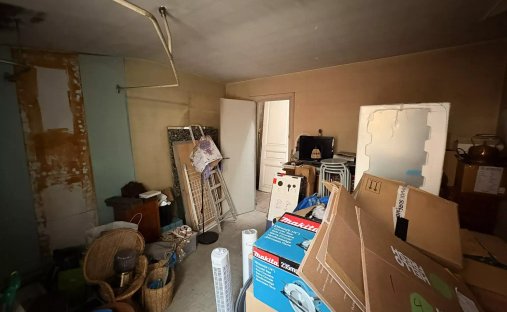 A 19th Century Hotel Château, Restaurant And Outbuilding In Two Hectares Of Grounds Near