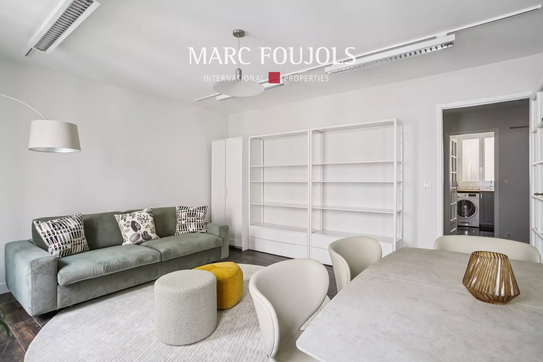 Apartment in Gros Caillou, Paris 7e Arrondissement, Paris 2 - 16880126