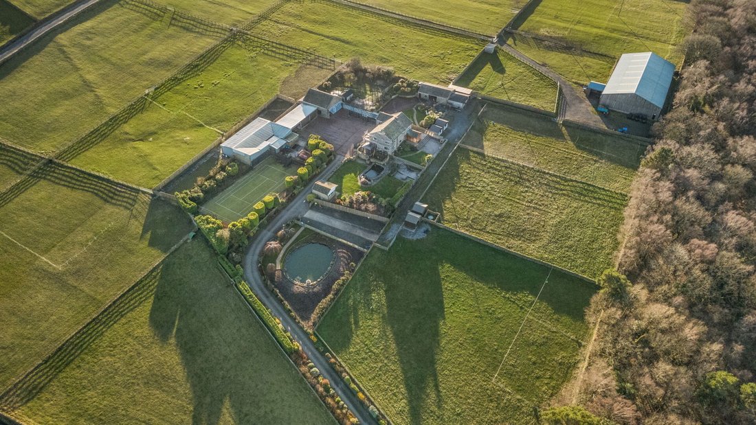 Farm Ranch in Meltham, England 5 - 16882253