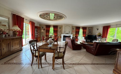 Beautiful 19th C. Chateau On The Banks Of The Loire River, 25 Minutes From Angers.