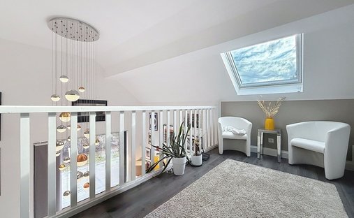 Castle for Sale in Saint-Julien-en-Genevois, Auvergne-Rhône-Alpes, France