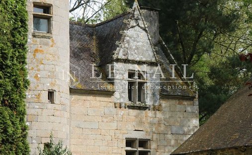 Sale Of A Castle In Guingamp, 693m² 26 Rooms €1,659,000 Côtes D'armor