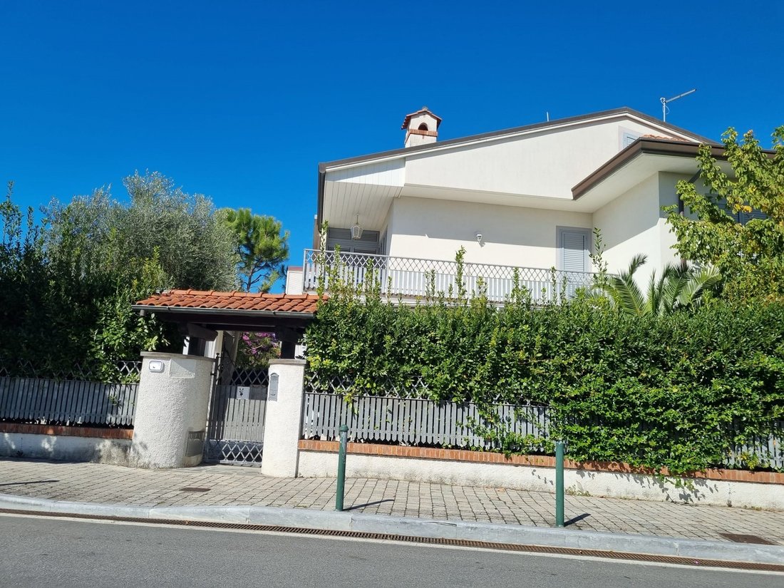 Villa in Center, Forte dei Marmi, Tuscany 4 - 16877726