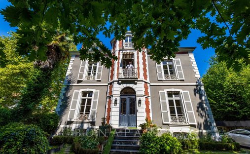 Castle for Sale in Pau, Nouvelle-Aquitaine, France