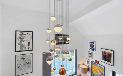 Castle for Sale in Saint-Julien-en-Genevois, Auvergne-Rhône-Alpes, France