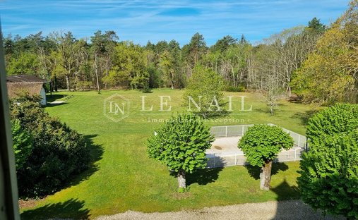 17th Century Castle And Its Outbuildings On Approximately 10 Hectares