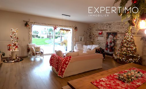 19th C. Chateau In The Vendée Suitable For Tourist Use