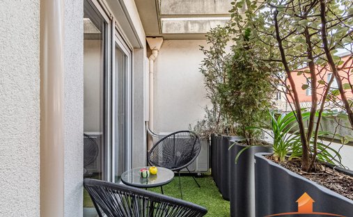 Castle for Sale in Villefranche-sur-Saone, Auvergne-Rhône-Alpes, France