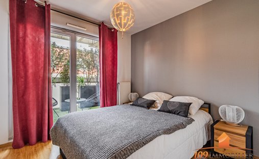 Castle for Sale in Villefranche-sur-Saone, Auvergne-Rhône-Alpes, France