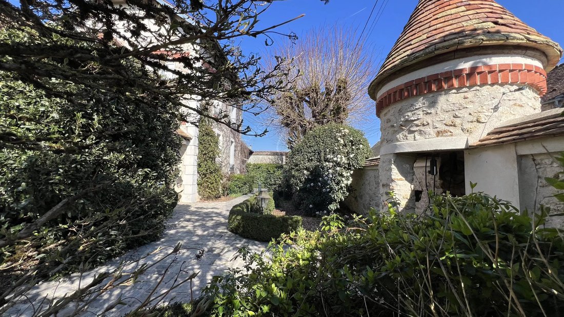 House in Barbizon, Ile-de-France, France 3 - 16862899