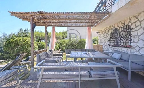 Castle for Sale in Antibes, Provence-Alpes-Côte d'Azur, France