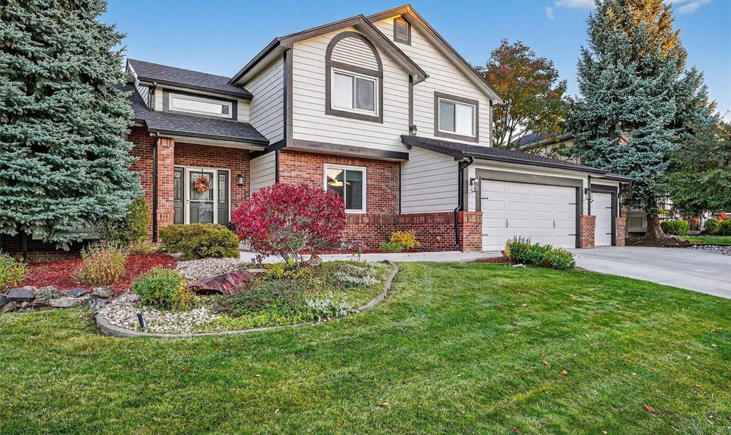 Single Family Residence In In Highlands Ranch, Colorado, United States ...
