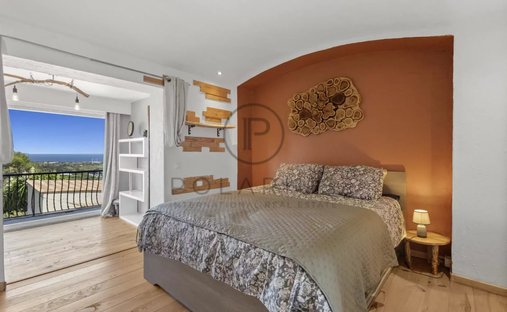 Castle for Sale in Antibes, Provence-Alpes-Côte d'Azur, France