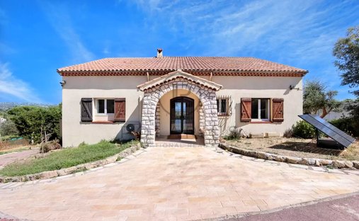 Castle for Sale in Antibes, Provence-Alpes-Côte d'Azur, France