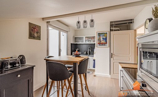 Castle for Sale in Villefranche-sur-Saone, Auvergne-Rhône-Alpes, France