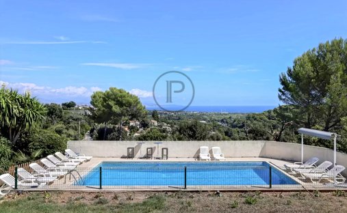 Castle for Sale in Antibes, Provence-Alpes-Côte d'Azur, France